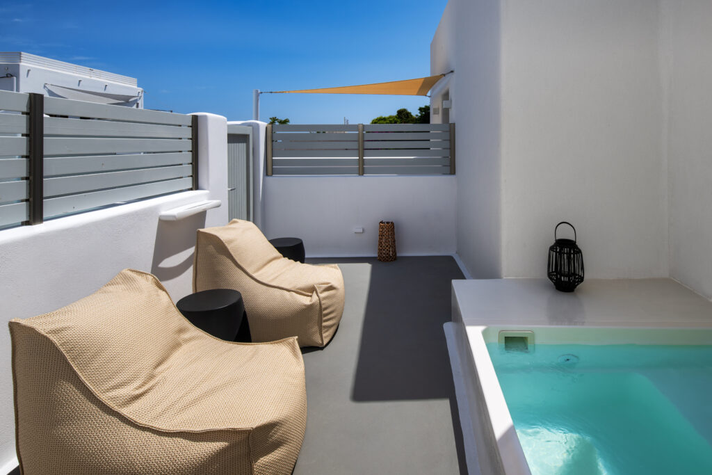 Suite with Hot Tub and sun loungers